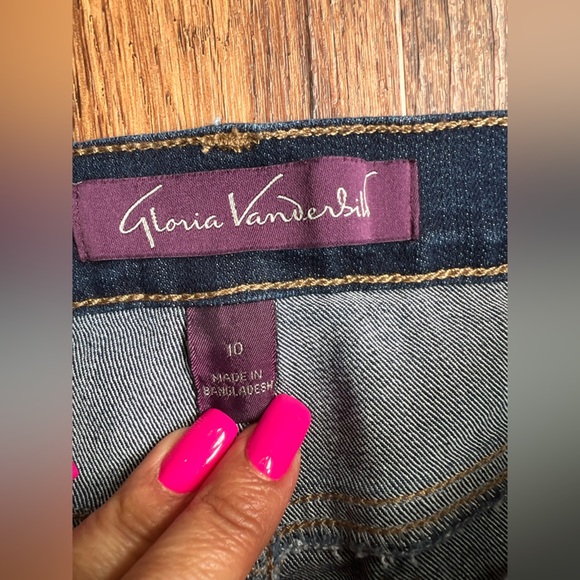 Gloria Vanderbilt Amanda Blue Straight Leg Jeans with Classic Denim Texture - Picture 2 of 6